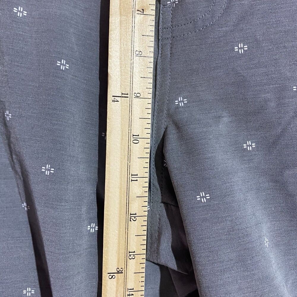 Travis Mathew Shorts Mens 34 Gray Air And Space Golf Preppy Performance Travel - Picture 8 of 9